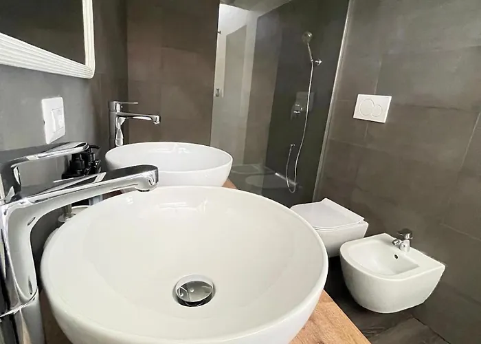 Lucilla's San Pietro Station Appartement