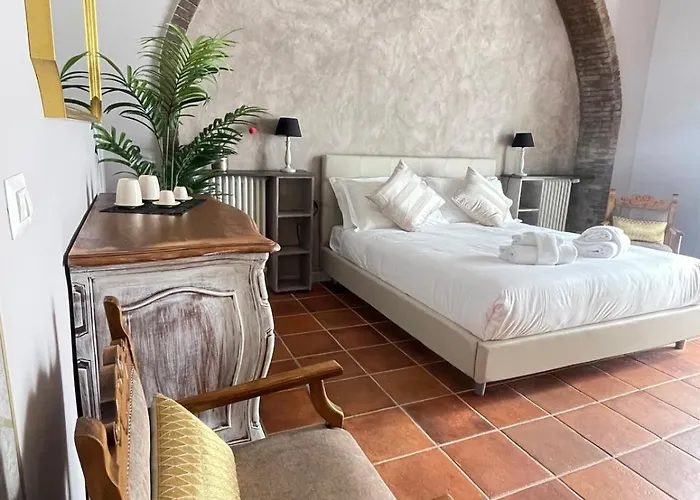 Lucilla's San Pietro Station Appartement *