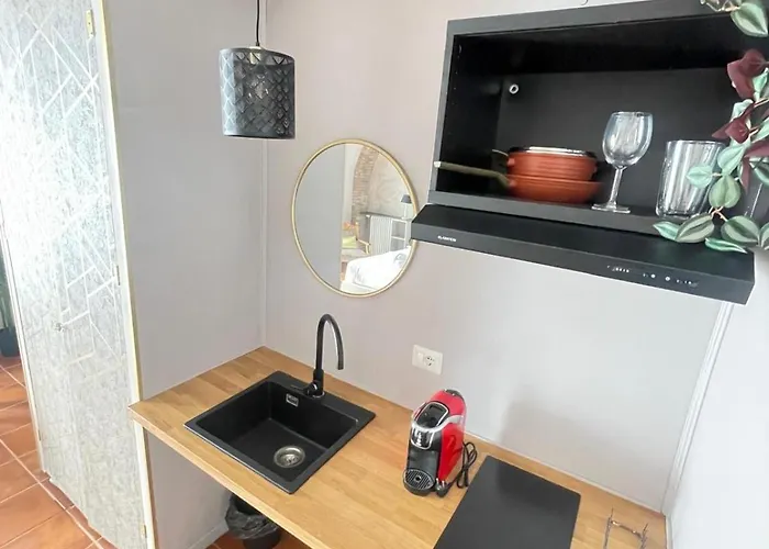 Lucilla's San Pietro Station Appartement *