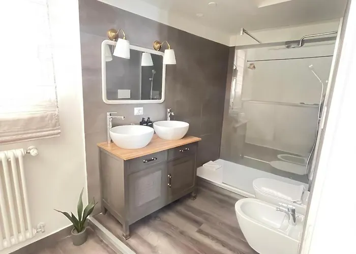 Lucilla's San Pietro Station Appartement
